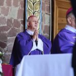 06.06.2020. Kałków. Uroczystości pogrzebowe ks. Czesława Wali. Na zdjęciu: biskup Jan Piotrowski / Wiktor Taszłow / Radio Kielce