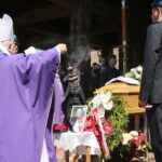 06.06.2020. Kałków. Uroczystości pogrzebowe ks. Czesława Wali / Wiktor Taszłow / Radio Kielce