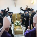 06.06.2020. Kałków. Uroczystości pogrzebowe ks. Czesława Wali / Wiktor Taszłow / Radio Kielce