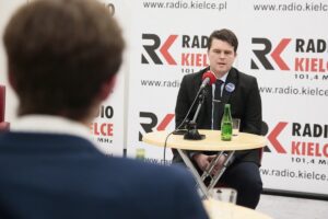 07.06.2020. Radio Kielce. Studio Polityczne. Na zdjęciu: Łukasz Wilczyński – Ruch Narodowy / Wiktor Taszłow / Radio Kielce