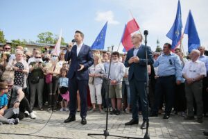 07.06.2020. Kielce. Wizyta Rafała Trzaskowskiego w Kielcach. Na zdjęciu( od lewej): Rafał Trzaskowski - prezydent Warszawy, Artur Gierada - szef PO w regionie świętokrzyskim / Wiktor Taszłow / Radio Kielce