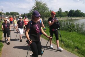 07.06.2020. Koprzywnica. Sekcja nordic walking / Grażyna Szlęzak-Wójcik / Radio Kielce