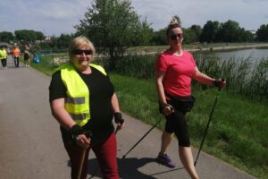 07.06.2020. Koprzywnica. Sekcja nordic walking / Grażyna Szlęzak-Wójcik / Radio Kielce