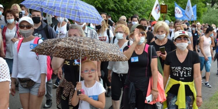 21.06.2020 Sulisławice. Drugi dzień uroczystości z okazji 200. rocznicy pielgrzymki mieszkańców Staszowa do Sulisławic / Grażyna Szlęzak-Wójcik / Radio Kielce