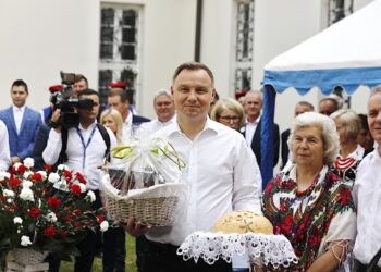 19.06.2020. Pińczów. Wizyta Prezydenta RP Andrzeja Dudy / Jarosław Kubalski / Radio Kielce