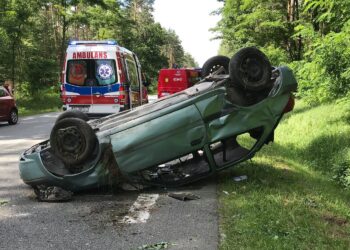 25.07.2020. Ruda Maleniecka. Wypadek przy skrzyżowaniu DK 74 i 42 / OSP KSRG Ruda Maleniecka