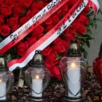 Reportaż „TEN Polak”. Na zdjęciu: kwiaty od polskiej rodziny przy pomniku Stefana Dudy w Bawarii / archiwum prywatne