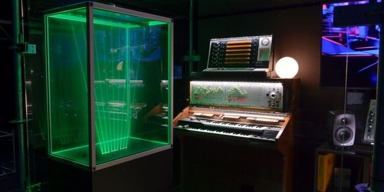 Londyn. Wystawa „Electronic: from Kraftwerk to The Chemical Brothers” / designmuseum.org