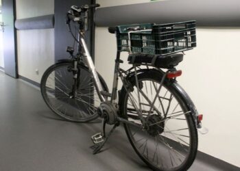 Elektryczny rower o wartości 10 tysięcy złotych skradziony przez 53-letniego mężczyznę / KPP Busko-Zdrój