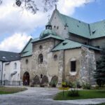 22.07.2020. Fotopuzzle z Radiem Kielce - klasztor i kościół Cystersów w Jędrzejowie / Radio Kielce