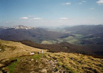 Wakacje w Bieszczadach: krótkie pobyty, turyści szukają oszczędności i wydają mniej pieniędzy
