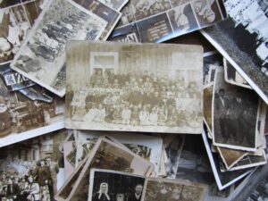 22.07.2020 Wiązownica. Część fotografii zebranych do książki o Wiązownicy / Jacek Piwowarski