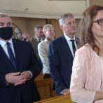 02.07.2020 Skarżysko. Jubileusz 15-lecia koronacji obrazu Matki Bożej Ostrobramskiej. Na zdjęciu (od lewej): marszałek Andrzej Bętkowski, wojewoda Zbigniew Koniusz i poseł Agata Wojtyszek / Anna Głąb / Radio Kielce