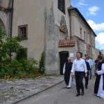 06.07.2020. Wąchock. Prywatna wizyta prezydenta Andrzeja Dudy w Opactwie Cystersów. Na zdjęciu (w środku): prezydent Andrzej Duda / oo. cystersi