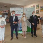 09.07.2020 Kielce. Konferencja PFRON. Na zdjęciu od lewej: Alina Rogula - dyrektor Domu Pomocy Społecznej im. brata Alberta w Kielcach, Krzysztof Słoń – senator PiS, Ewa Kopolovets – dyrektor Wydziału Polityki Społecznej i Zdrowia ŚUW, Andrzej Michalski – dyrektor świętokrzyskiego oddziału PFRON, Edyta Kasprzyk – kierownik Warsztatu Terapii Zajęciowej przy ul. Krzemionkowej w Kielcach / Marlena Płaska / Radio Kielce