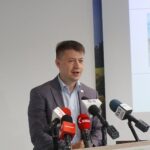 27.07.2020. Kielce. Podpisanie umowy nr 8 000 z beneficjentem programu "Czyste powietrze". Na zdjęciu: Bartłomiej Dorywalski - poseł PiS / Michał Kita / Radio Kielce