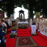 19.07.2020. Małogoszcz. Prymicyjna msza święta arcybiskupa Henryka Jagodzińskiego / Ewa Pociejowska-Gawęda / Radio Kielce