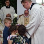 19.07.2020. Małogoszcz. Prymicyjna msza święta arcybiskupa Henryka Jagodzińskiego / Ewa Pociejowska-Gawęda / Radio Kielce