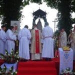 19.07.2020. Małogoszcz. Prymicyjna msza święta arcybiskupa Henryka Jagodzińskiego / Ewa Pociejowska-Gawęda / Radio Kielce