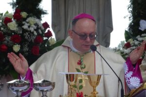 19.07.2020. Małogoszcz. Prymicyjna msza święta arcybiskupa Henryka Jagodzińskiego. Na zdjęciu: abp. Henryk Jagodziński / Ewa Pociejowska-Gawęda / Radio Kielce