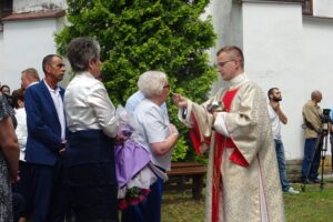 19.07.2020. Małogoszcz. Prymicyjna msza święta arcybiskupa Henryka Jagodzińskiego / Ewa Pociejowska-Gawęda / Radio Kielce