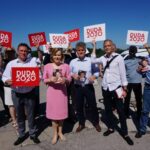 05.07.2020. Miedziana Góra. Wiceminister Anna Krupka zachęca do wsparcia Andrzeja Dudy. Na zdjęciu (w środku): Anna Krupka - wiceminister sportu i Krzysztof Słoń - senator PiS / Michał Kita / Radio Kielce