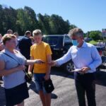 05.07.2020. Miedziana Góra. Wiceminister Anna Krupka zachęca do wsparcia Andrzeja Dudy. Na zdjęciu (po prawej): Krzysztof Słoń - senator PiS / Michał Kita / Radio Kielce