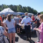 05.07.2020. Miedziana Góra. Wiceminister Anna Krupka zachęca do wsparcia Andrzeja Dudy. Na zdjęciu (po prawej): Anna Krupka - wiceminister sportu / Michał Kita / Radio Kielce