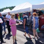 05.07.2020. Miedziana Góra. Wiceminister Anna Krupka zachęca do wsparcia Andrzeja Dudy. Na zdjęciu (w środku): Anna Krupka - wiceminister sportu / Michał Kita / Radio Kielce