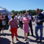 05.07.2020. Miedziana Góra. Wiceminister Anna Krupka zachęca do wsparcia Andrzeja Dudy. Na zdjęciu (w środku): Anna Krupka - wiceminister sportu / Michał Kita / Radio Kielce