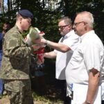 10.07.2020. Kaziny. Uroczystości z okazji Dnia Walki i Męczeństwa Wsi Polskiej. Na zdjęciu: Paweł Kowalski i Bernard Suchmiel - powiatowa rada ds. kombatantów / Ewa Pociejowska-Gawęda / Radio Kielce