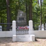 10.07.2020. Kaziny. Uroczystości z okazji Dnia Walki i Męczeństwa Wsi Polskiej. Na zdjęciu: pomnik w Kazinach / Ewa Pociejowska-Gawęda / Radio Kielce