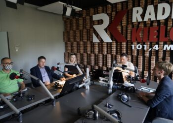 21.07.2020 Kielce. Punkty Widzenia. Na zdjęciu (od lewej): Tomasz Zbroch - Miejski Zarząd Dróg w Kielcach, Jarosław Karyś - radny, Anna Kibort - radna, red. Robert Szumielewicz - Radio Kielce, Agata Wojda - radna / Dionizy Krawczyński / Radio Kielce