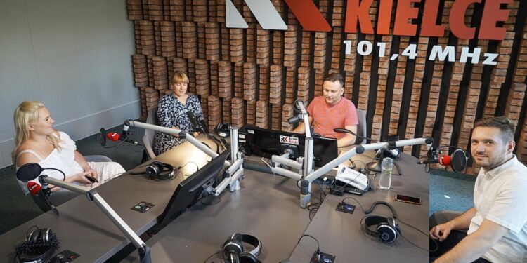 28.07.2020 Radio Kielce. Punkty Widzenia. Na zdjęciu (od lewej): Katarzyna Suchańska - radna Rady Miasta Kielce, Katarzyna Czech-Kruczek - radna Rady Miasta Kielce, Robert Szumielewicz - Radio Kielce i Dariusz Kisiel - radny Rady Miasta Kielce / Piotr Kwaśniewski / Radio Kielce