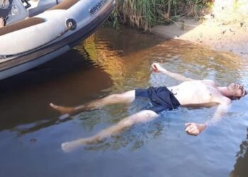 33-latek zgodził się, żeby ratownik zrobił mu zdjęcie "ku przestrodze" dla innych / M. Trudnowski/Grupa Wodna