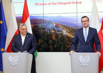 21.07.2020. Bruksela. Nadzwyczajny szczyt Rady Europejskiej. Na zdjęciu (od lewej): Viktor Orbán - premier Węgier i Mateusz Morawiecki - premier RP / Kancelaria Premiera / twitter
