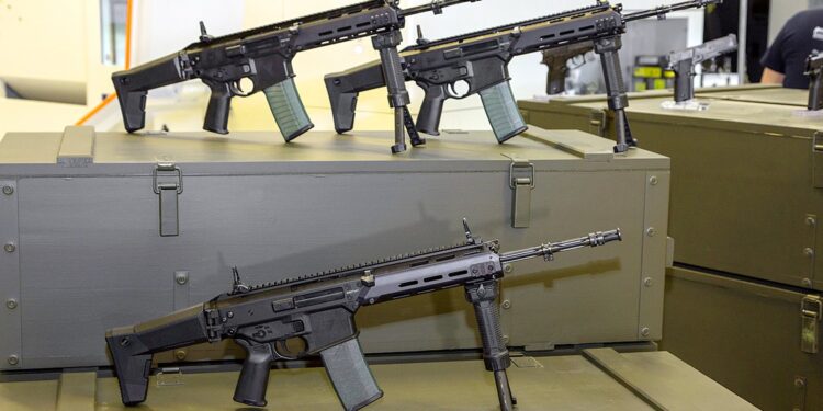 Karabinek MSBS Grot / fabrykabroni.pl/