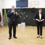 08.07.2020. Osiek. Wizyta marszałek Sejmu Elżbiety Witek. Na zdjęciu: Krzysztof Lipiec - przewodniczący świętokrzyskich struktur PiS, Elżbieta Witek - marszałek Sejmu / Jarosław Kubalski / Radio Kielce