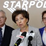 03.07.2020. Starachowice. Wizyta minister rodziny, pracy i polityki społecznej Marleny Maląg. Na zdjęciu (od lewej): poseł Krzysztof Lipiec, minister Marlena Maląg i poseł Agata Wojtyszek / Jarosław Kubalski / Radio Kielce