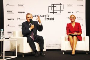 29.07.2020 Warszawa. Inauguracja projektu Przestrzenie Sztuki. Na zdjęciu (od lewej): wicepremier Piotr Gliński, Aleksandra Dziurosz - kierownik projektu TANIEC / Jarosław Kubalski / Radio Kielce