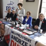 03.07.2020 Gadka w gminie Mirzec. Spotkanie minister Marleny Maląg - szefowa resortu rodziny, pracy i polityki społecznej z mieszkańcami. Na zdjęciu od lewej: Zbigniew Koniusz - wojewoda, poseł Krzysztof Lipiec, minister Marlena Maląg, poseł Agata Wojtyszek i senator Jarosław Rusiecki. / Jarosław Kubalski / Radio Kielce