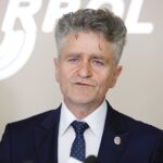 03.07.2020. Starachowice. Wizyta minister rodziny, pracy i polityki społecznej Marleny Maląg. Na zdjęciu: senator Krzysztof Słoń / Jarosław Kubalski / Radio Kielce