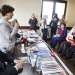 03.07.2020 Gadka w gminie Mirzec. Spotkanie minister Marleny Maląg - szefowa resortu rodziny, pracy i polityki społecznej z mieszkańcami. Na zdjęciu od lewej: poseł Krzysztof Lipiec i minister Marlena Maląg. / Jarosław Kubalski / Radio Kielce