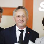 03.07.2020. Starachowice. Wizyta minister rodziny, pracy i polityki społecznej Marleny Maląg. Na zdjęciu (od lewej): senator Krzysztof Słoń, wojewoda Zbigniew Koniusz, minister Marlena Maląg / Jarosław Kubalski / Radio Kielce