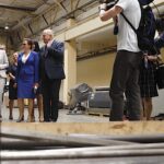 03.07.2020. Starachowice. Wizyta minister rodziny, pracy i polityki społecznej Marleny Maląg. Na zdjęciu (od lewej): poseł Krzysztof Lipiec, minister Marlena Maląg, poseł Agata Wojtyszek i Edward Płusa - prezes Starpolu / Jarosław Kubalski / Radio Kielce