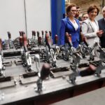 03.07.2020. Starachowice. Wizyta minister rodziny, pracy i polityki społecznej Marleny Maląg. Na zdjęciu (od lewej): poseł Agata Wojtyszek, minister Marlena Maląg i poseł Krzysztof Lipiec / Jarosław Kubalski / Radio Kielce