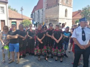 1.07.2020 Wiślica. Spotkanie Elżbiety Witek - marszałek Sejmu z mieszkańcami. / Marta Gajda / Radio Kielce