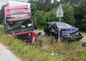 08.07.2020. Ruszcza, gmina Połaniec. Wypadek na trasie Sandomierz-Kraków / Komenda Powiatowa Policji w Staszowie