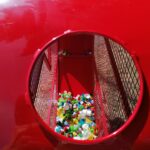 30.07.2020 Kazimierza Wielka. Pojemnik na nakrętki / Marta Gajda / Radio Kielce