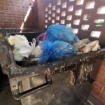 30.07.2020. Kielce. Przepełnione altany śmietnikowe / Piotr Kwaśniewski / Radio Kielce